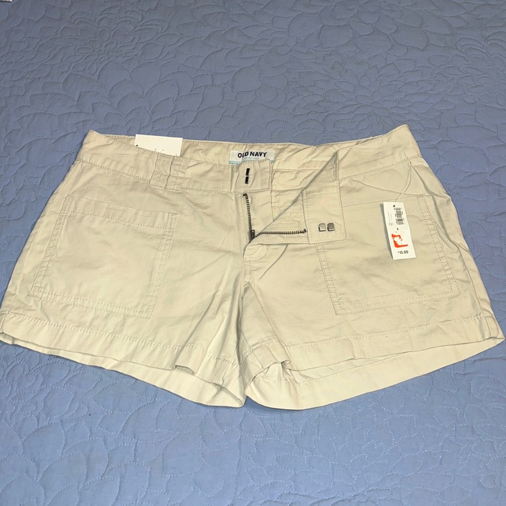 Old navy khaki shorts
